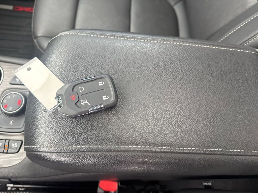 Used 2022 GMC Acadia SLT w/ Elevation Edition image 32