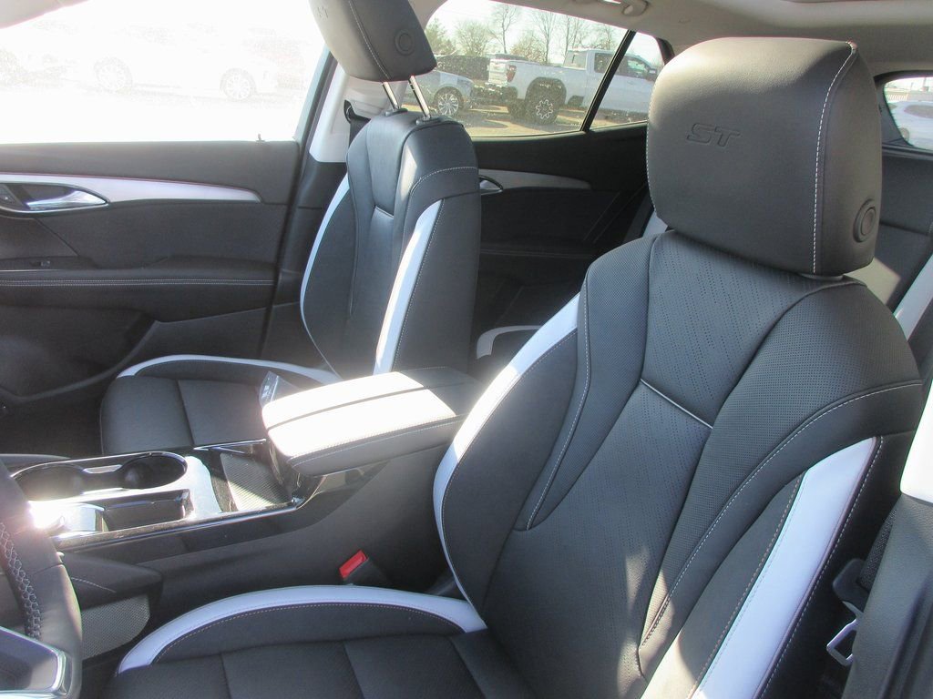 New 2026 Buick Envision Sport Touring image 13