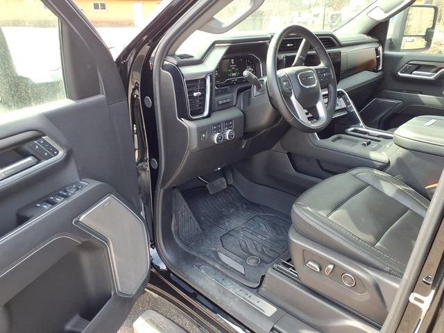 Used 2025 GMC Sierra 3500 Denali w/ Technology Package AWD/4WD image 10