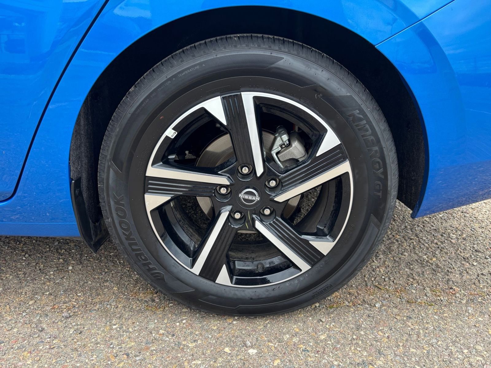 Used 2025 Nissan Sentra SV FWD image 28