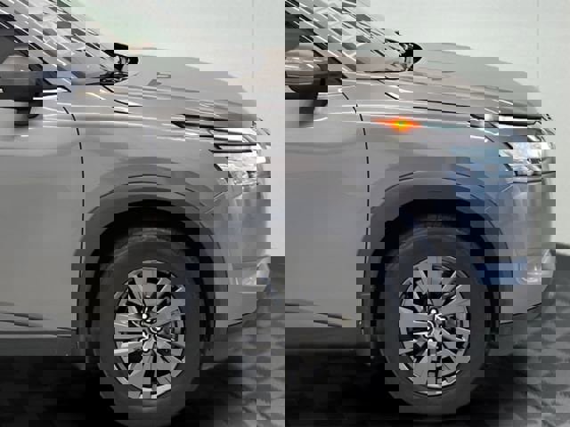 Used 2022 Nissan Pathfinder SV w/ SV Premium Package image 8