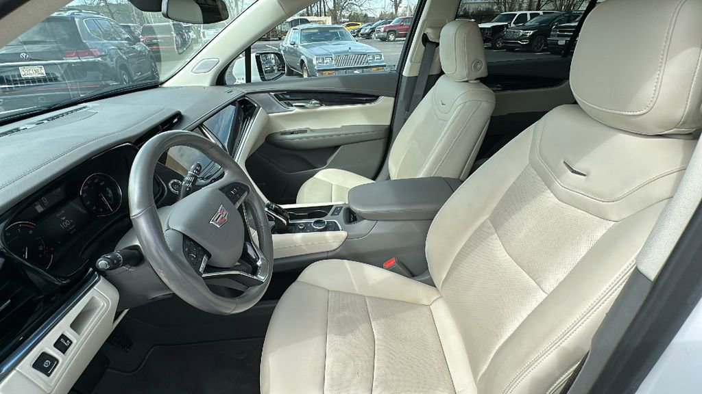 Used 2022 Cadillac XT6 Premium Luxury image 9