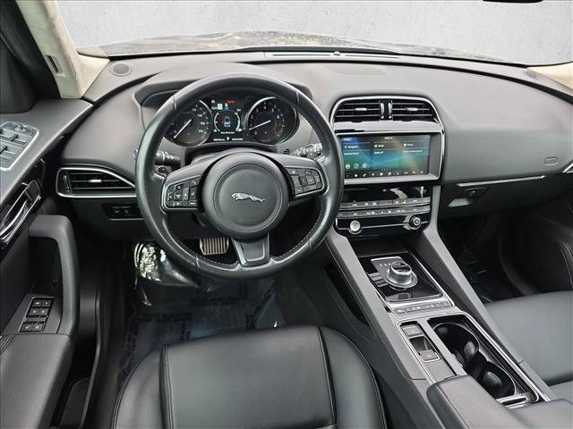 Used 2019 Jaguar F-PACE Premium AWD/4WD image 16