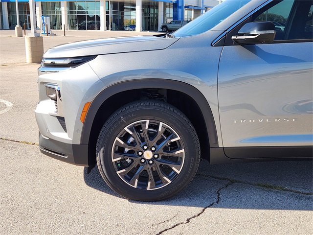 New 2026 Chevrolet Traverse LT w/ Enhanced Driving Package image 8
