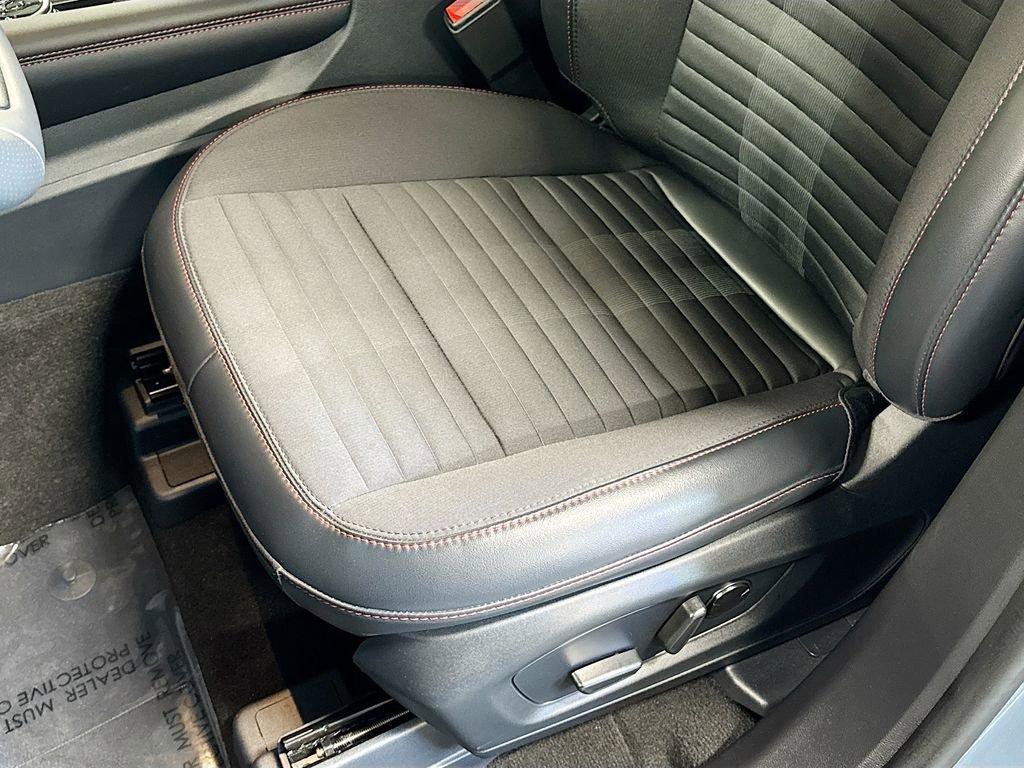 Used 2025 Ford Explorer ST-Line w/ Premium Package image 18