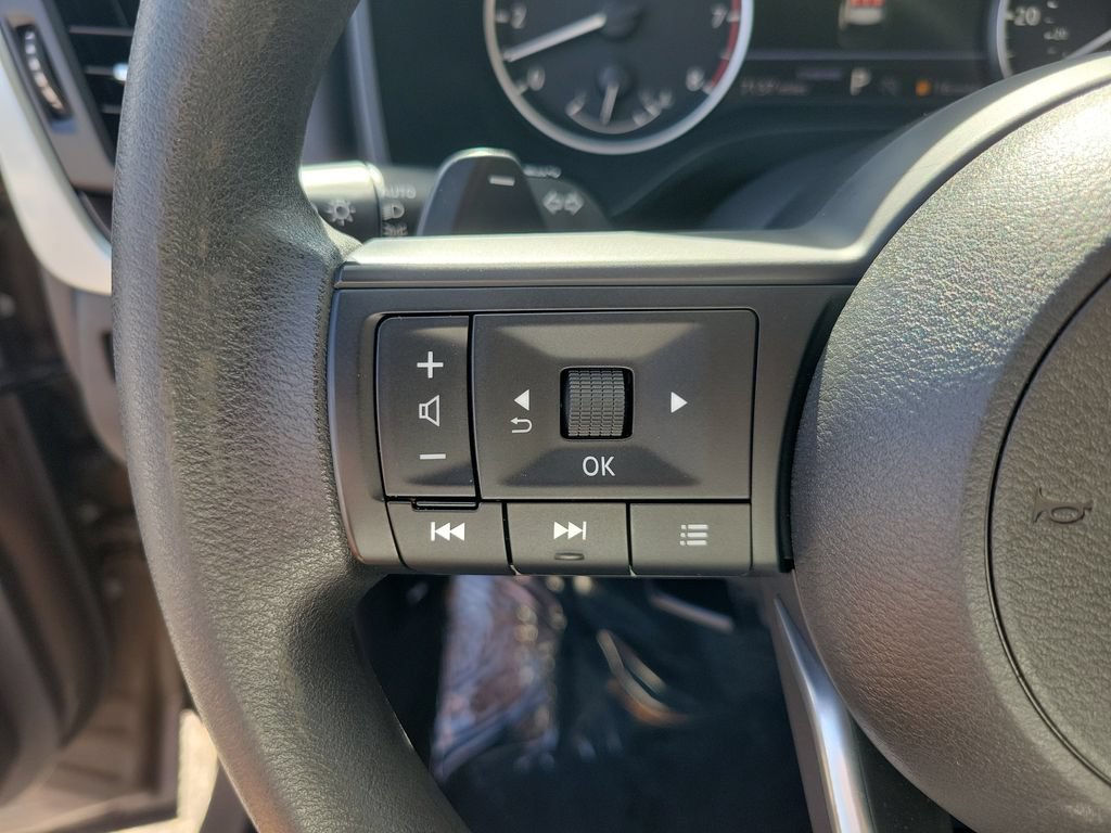 Certified 2024 Nissan Rogue SV FWD image 20