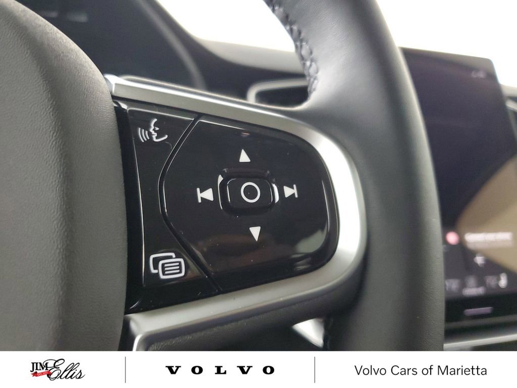 New 2025 Volvo XC90 B6 Core w/ Climate Package image 27