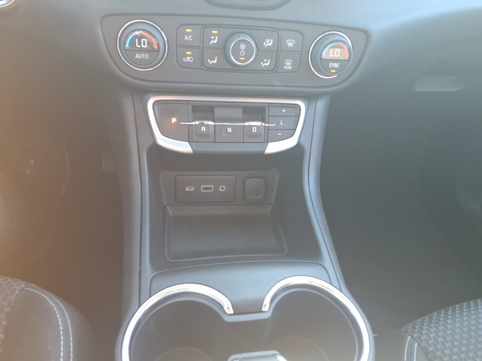 Used 2022 GMC Terrain SLE w/ Driver Convenience Package FWD image 36