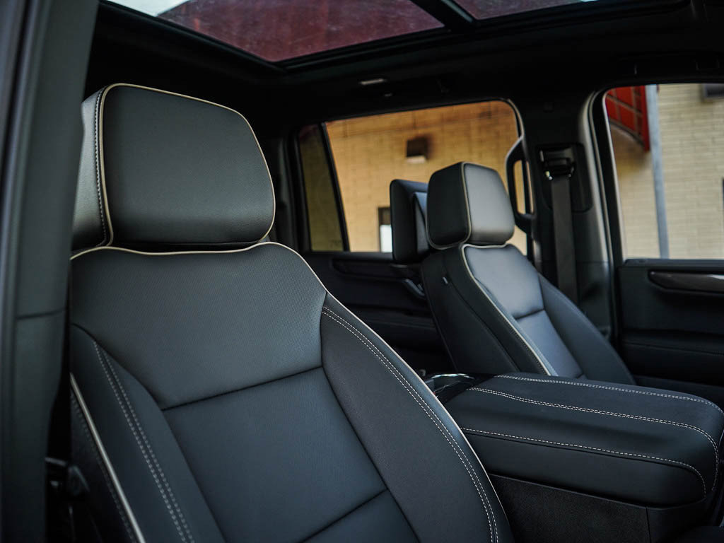 New 2026 GMC Yukon XL Elevation w/ Elevation Premium Package AWD/4WD image 12