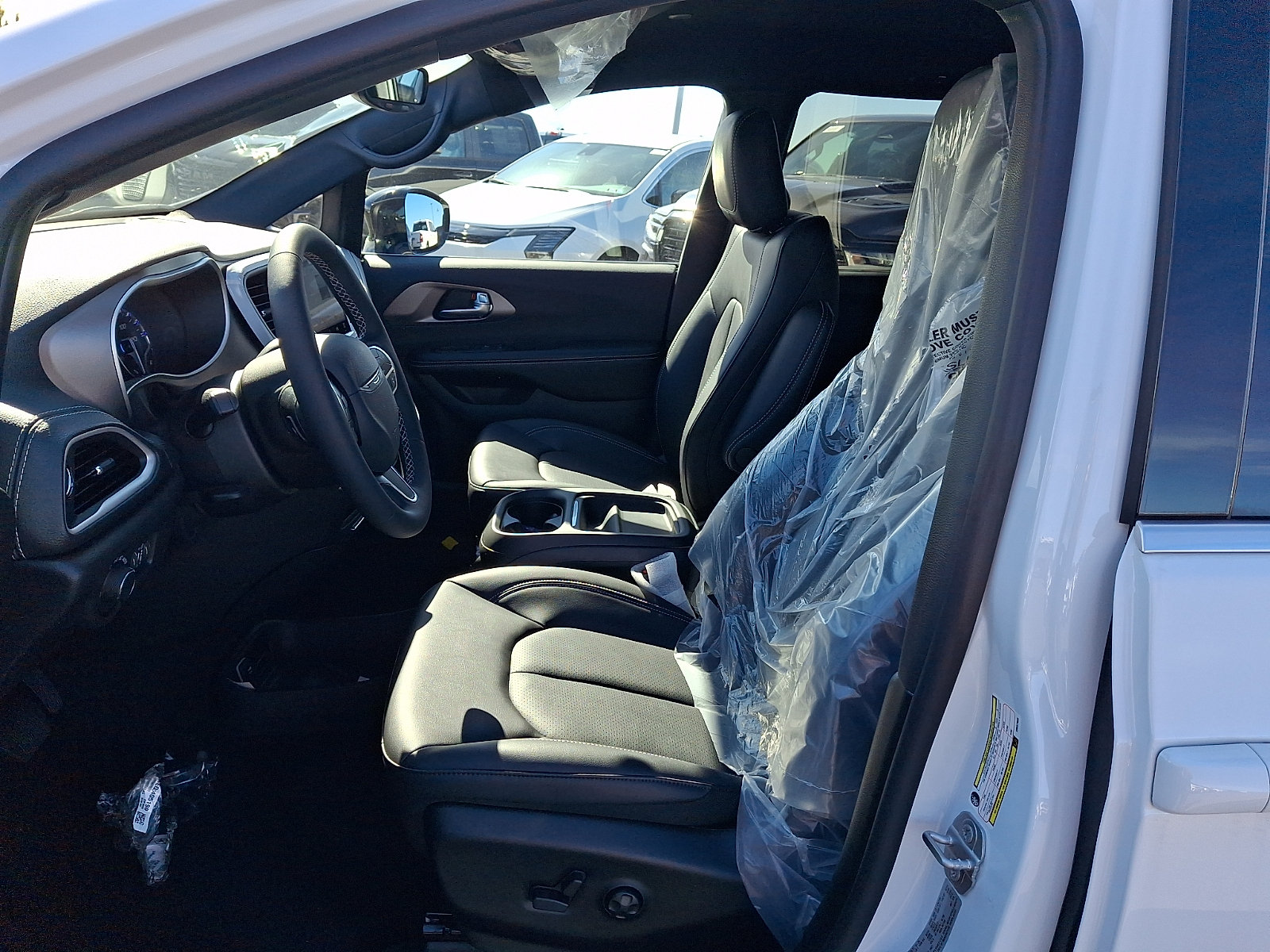 New 2027 Chrysler Pacifica Select FWD image 5