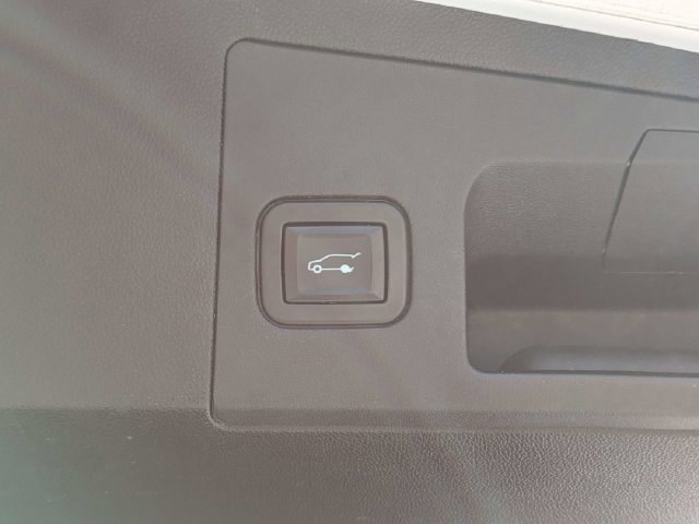Used 2019 Cadillac XT5 Luxury FWD image 18