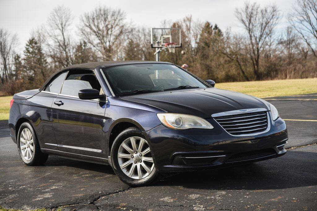 Used 2012 Chrysler 200 Touring FWD image 25