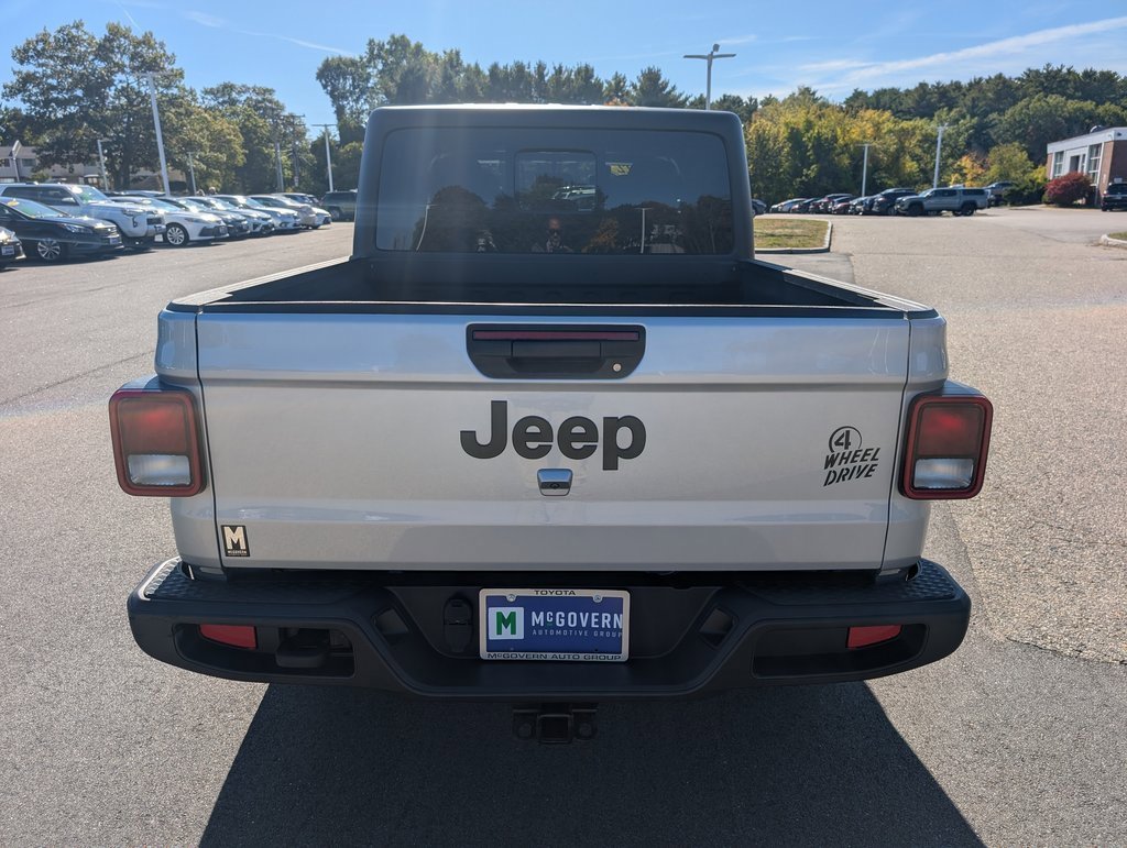 Used 2022 Jeep Gladiator Willys image 4