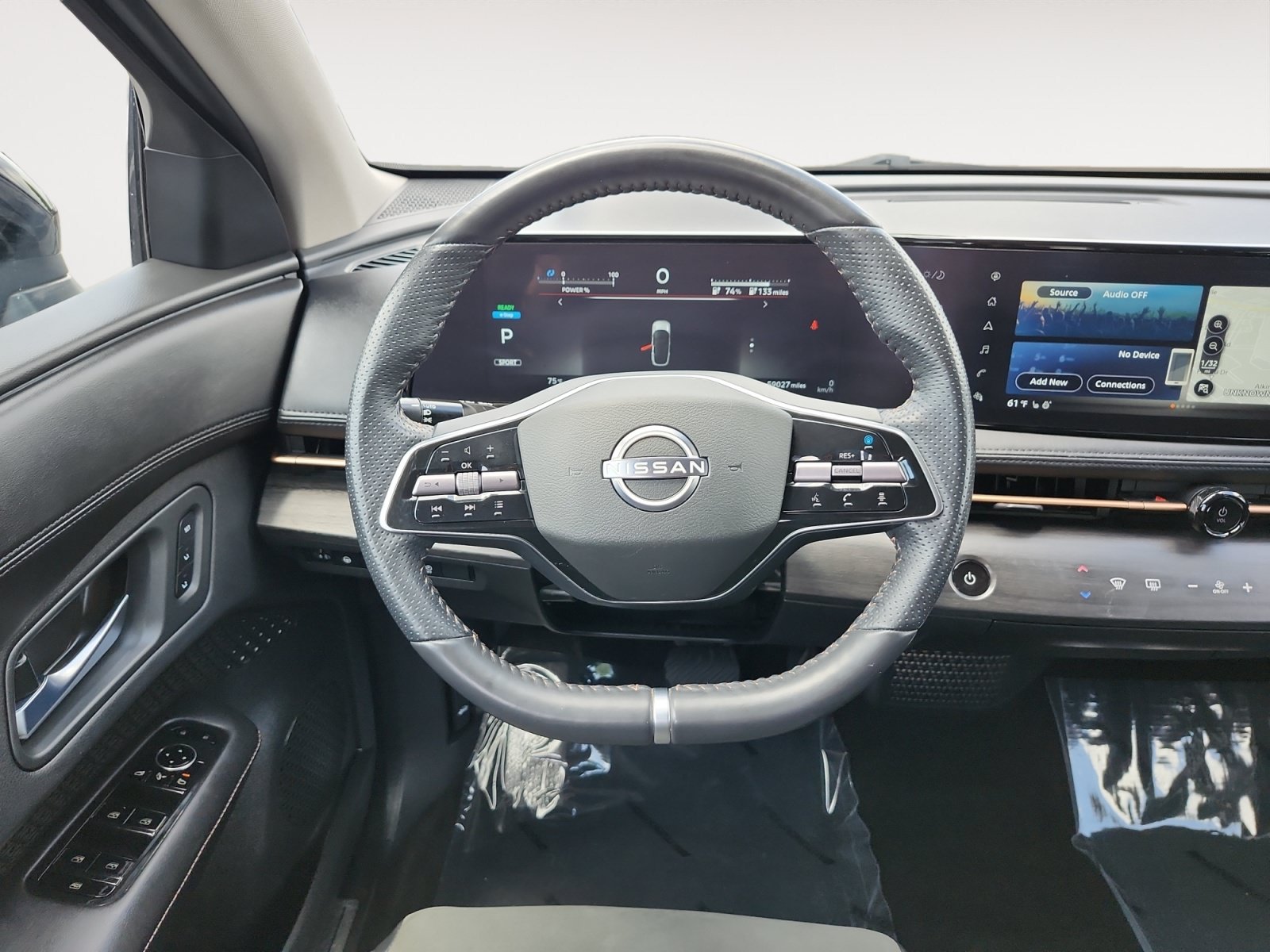 Used 2023 Nissan Ariya AWD image 12