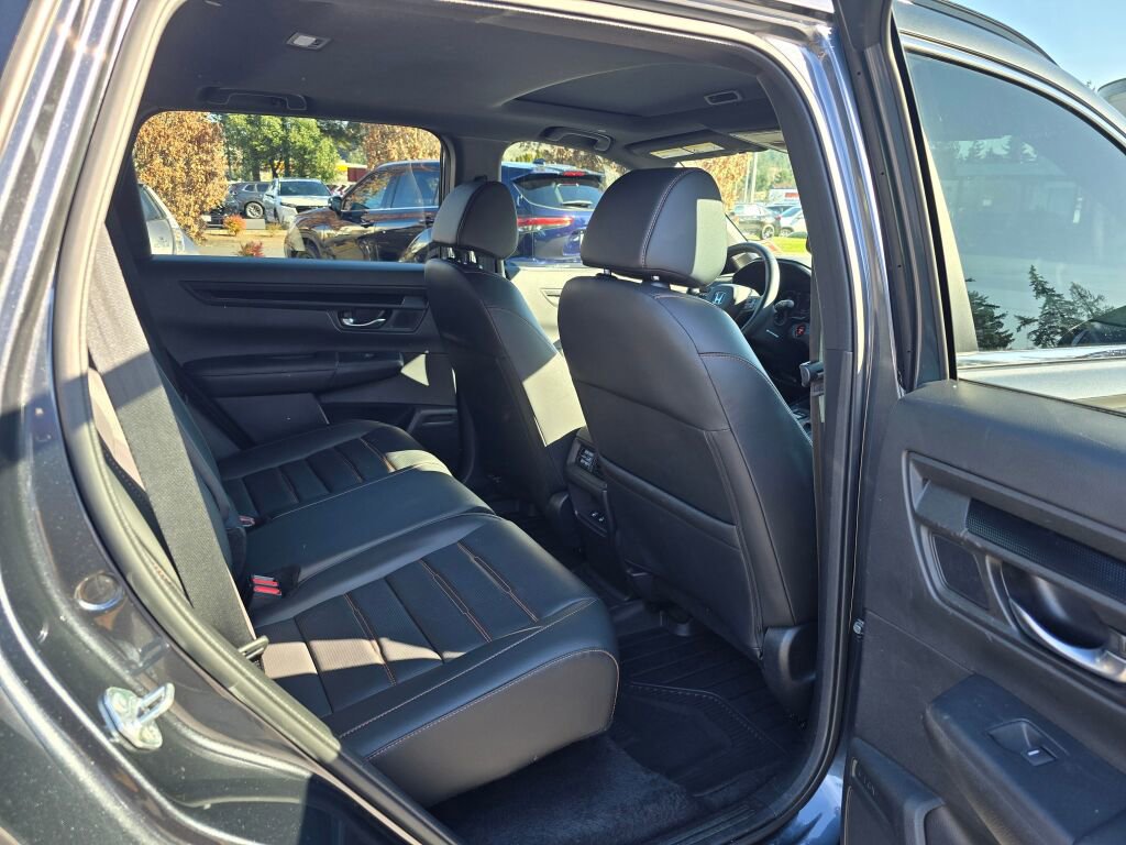 Used 2025 Honda CR-V Sport-L image 6