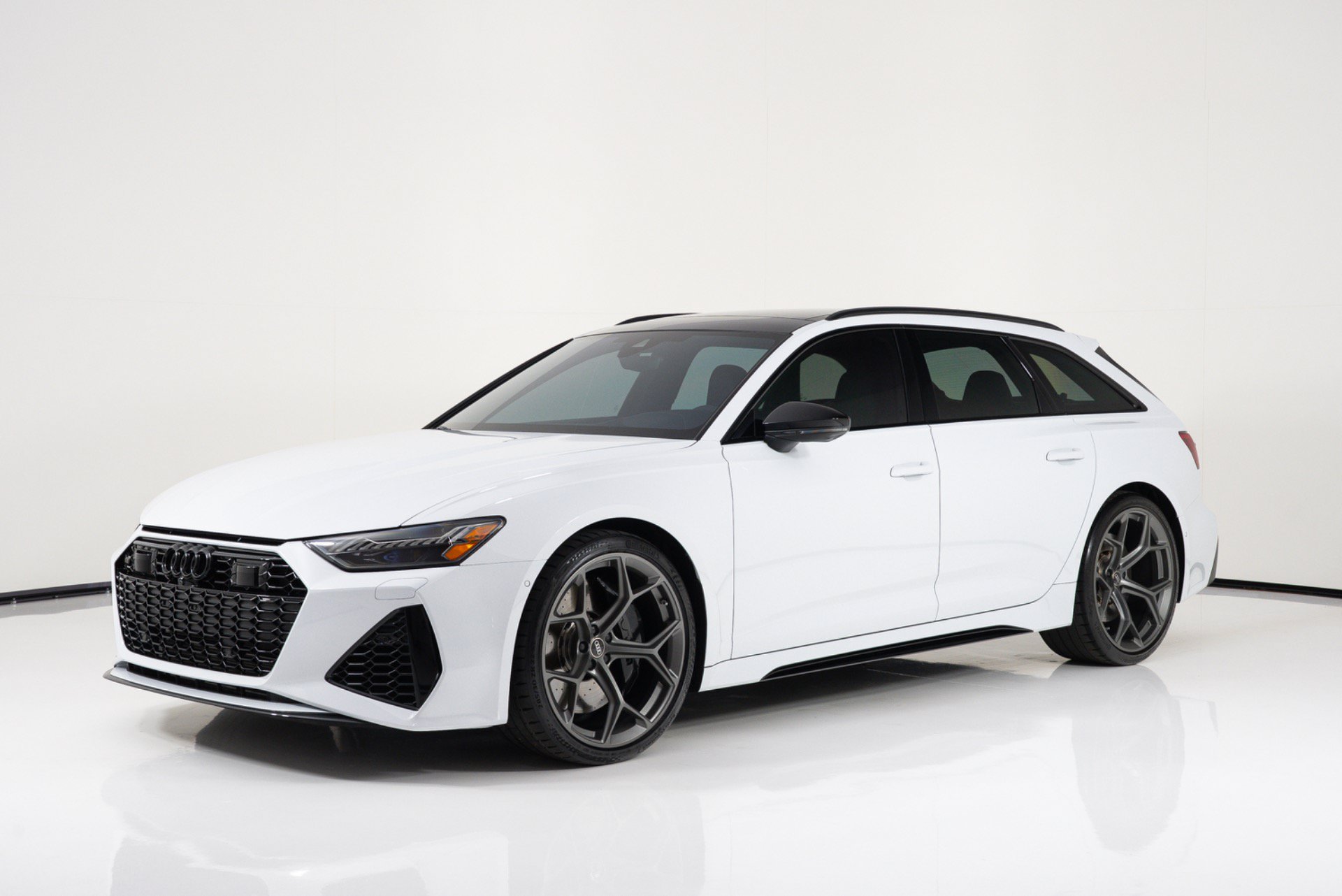 Used 2024 Audi RS 6 performance AWD/4WD image 7
