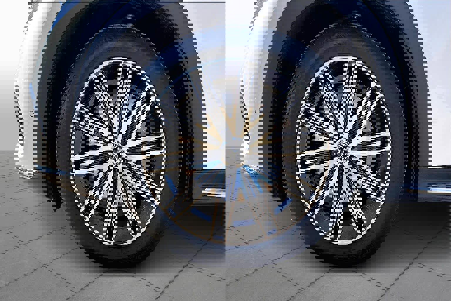 Used 2023 Mercedes-Benz EQS 450+ SUV image 11