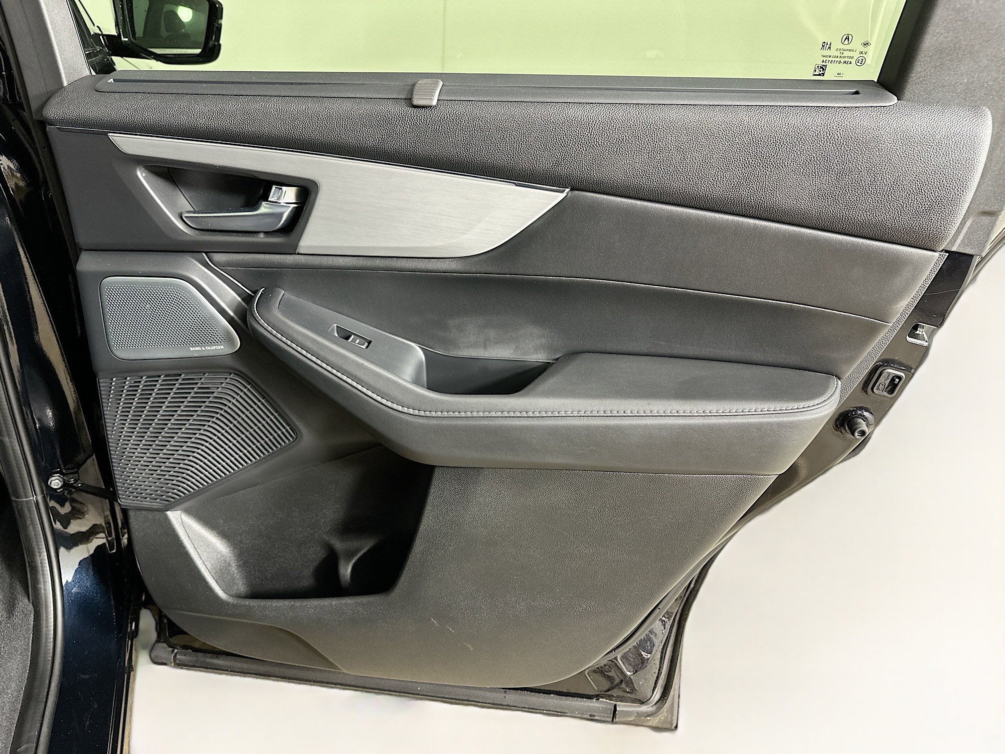 Used 2025 Acura MDX SH-AWD w/ Technology Package image 33