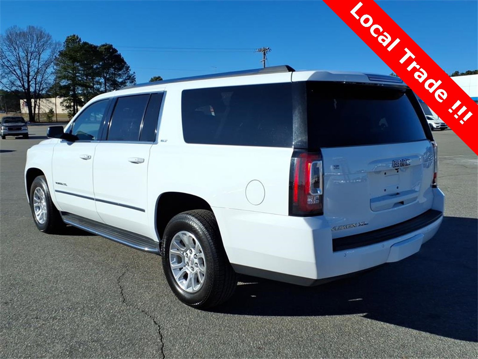 Used 2019 GMC Yukon XL SLT image 3