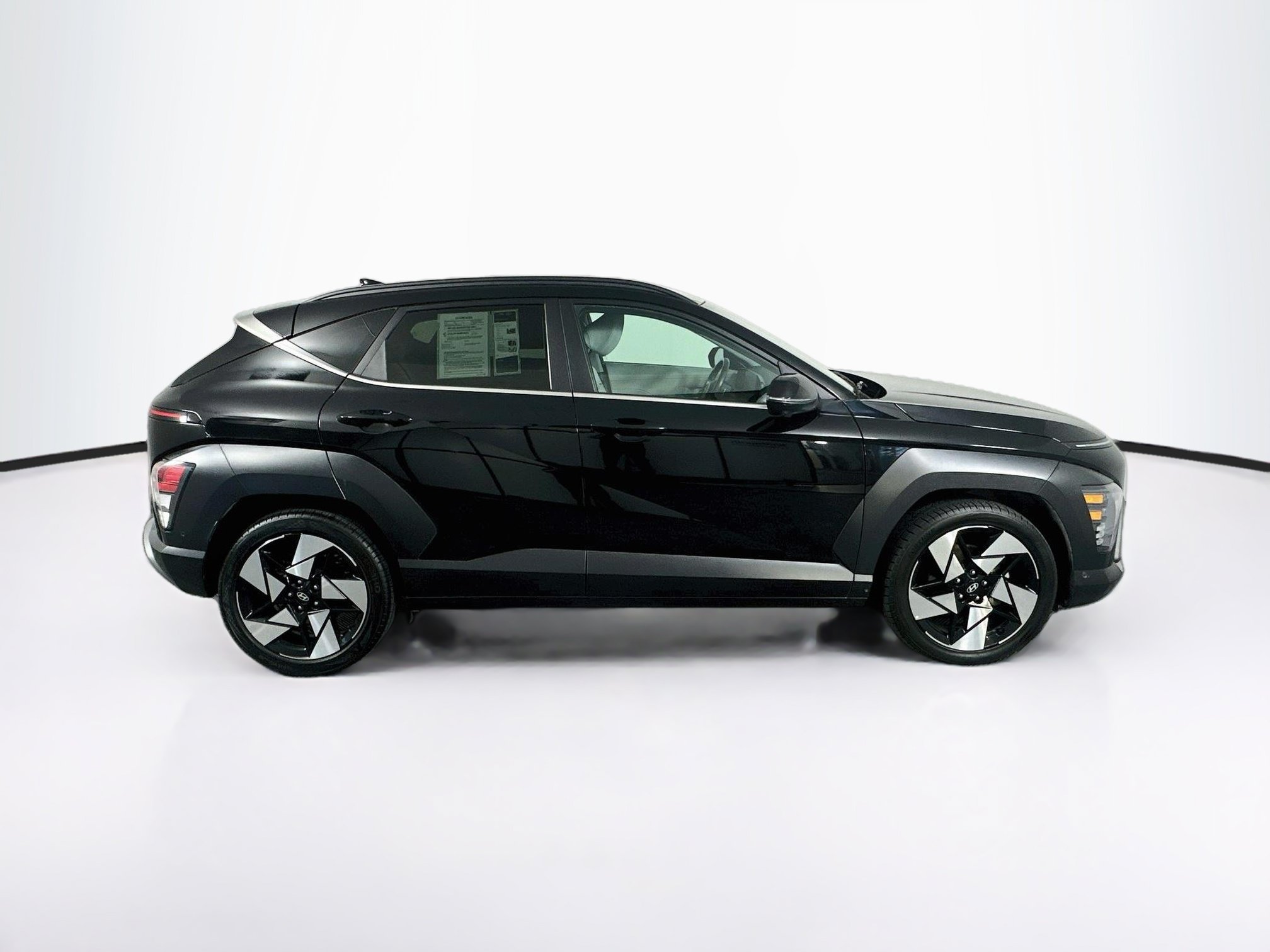 Used 2024 Hyundai Kona Limited FWD image 10