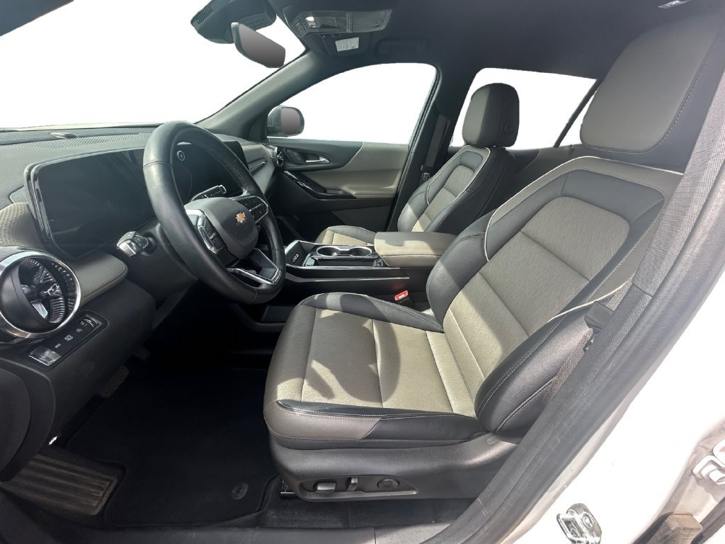 Used 2025 Chevrolet Equinox LT w/ Convenience Package II AWD/4WD image 16