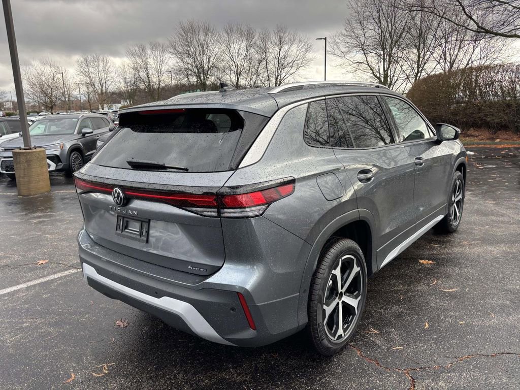 New 2026 Volkswagen Tiguan SE image 7