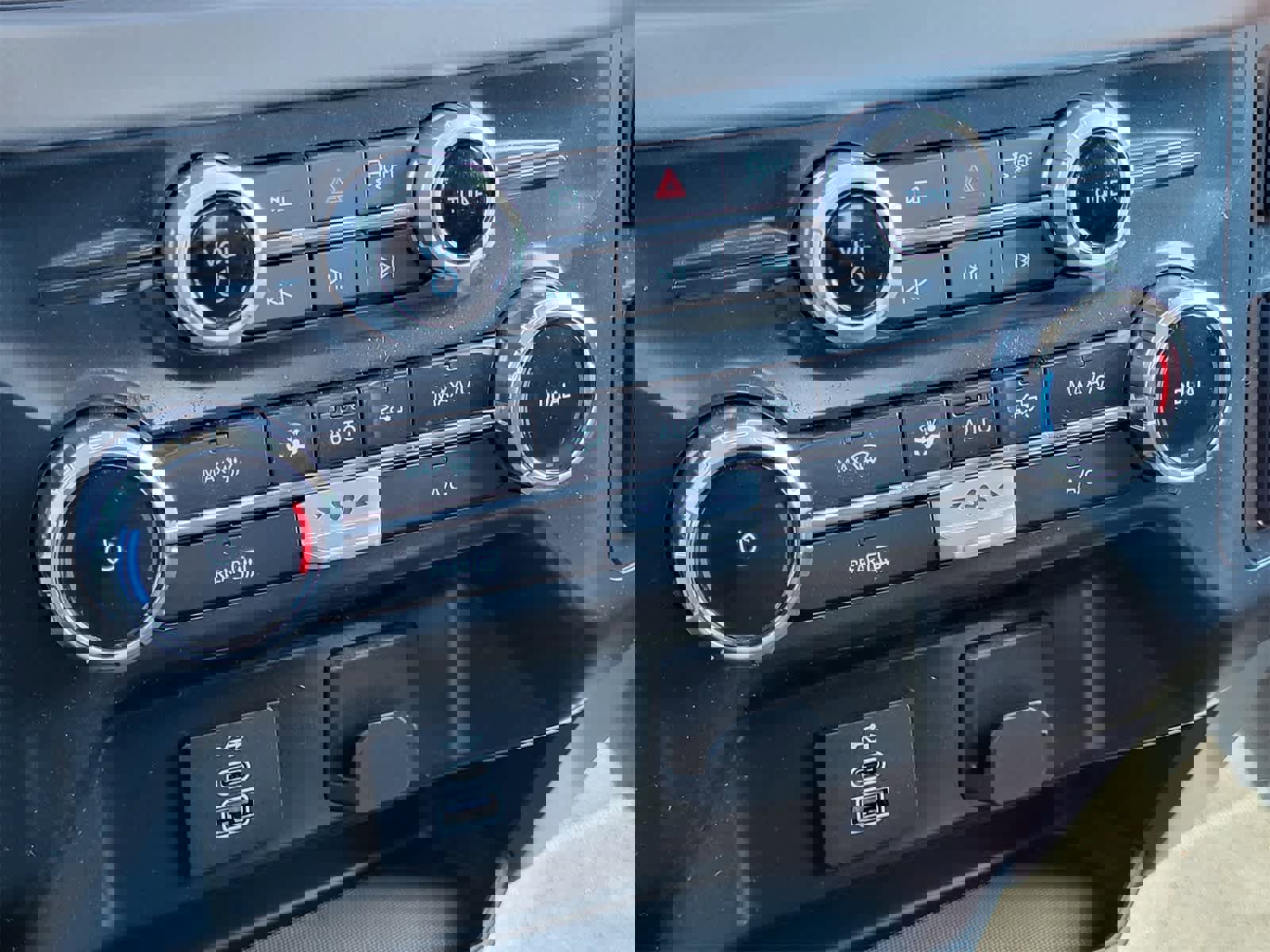 Used 2025 Ford F150 XLT w/ Equipment Group 301A Standard image 17