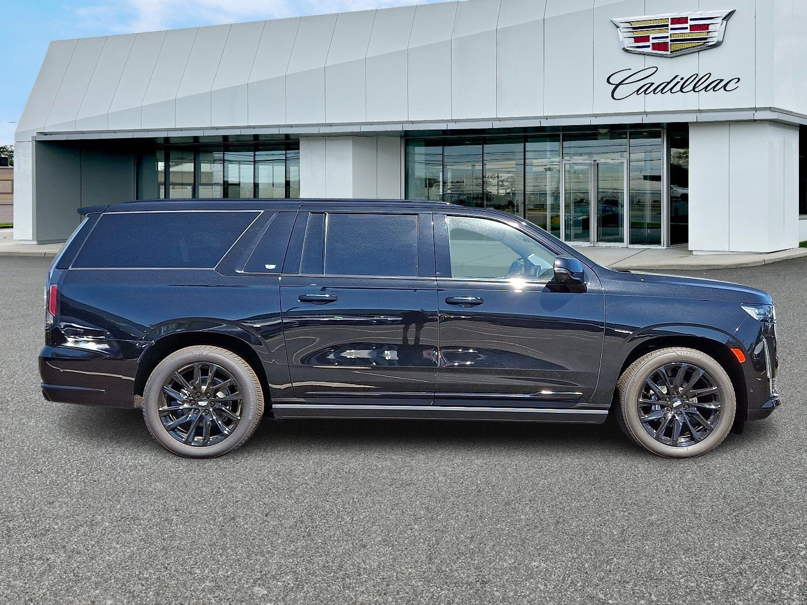 Used 2024 Cadillac Escalade ESV Sport Platinum AWD/4WD image 7