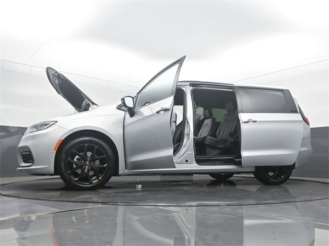 New 2026 Chrysler Pacifica Select image 59