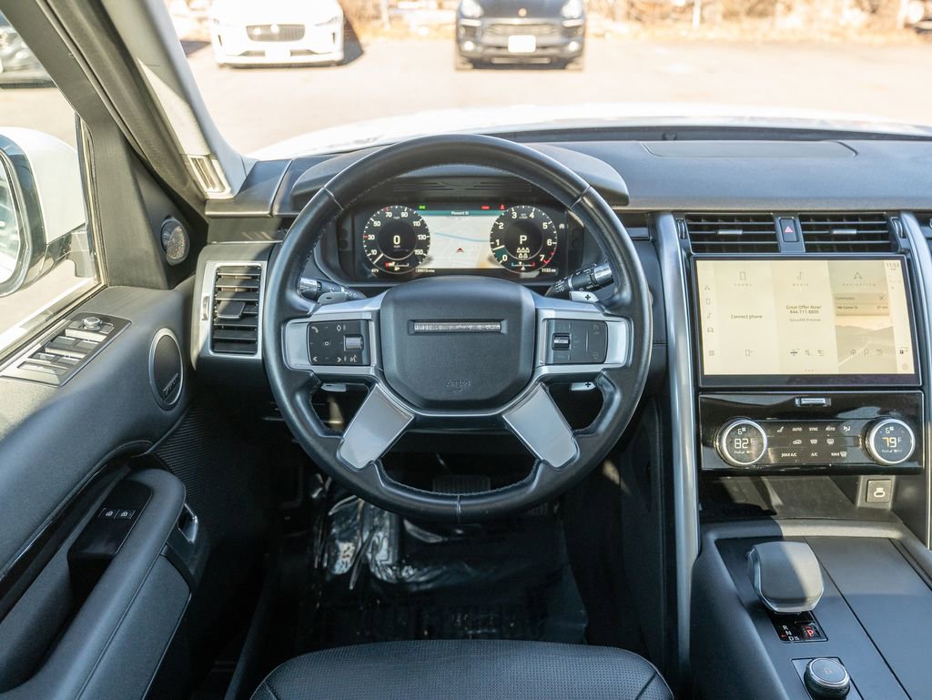 Certified 2022 Land Rover Discovery S image 13