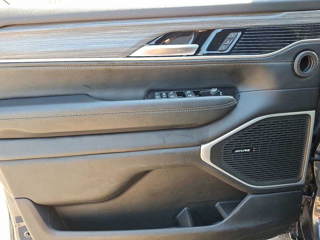 Certified 2024 Jeep Wagoneer Series II w/ Flexible Seating Group image 13