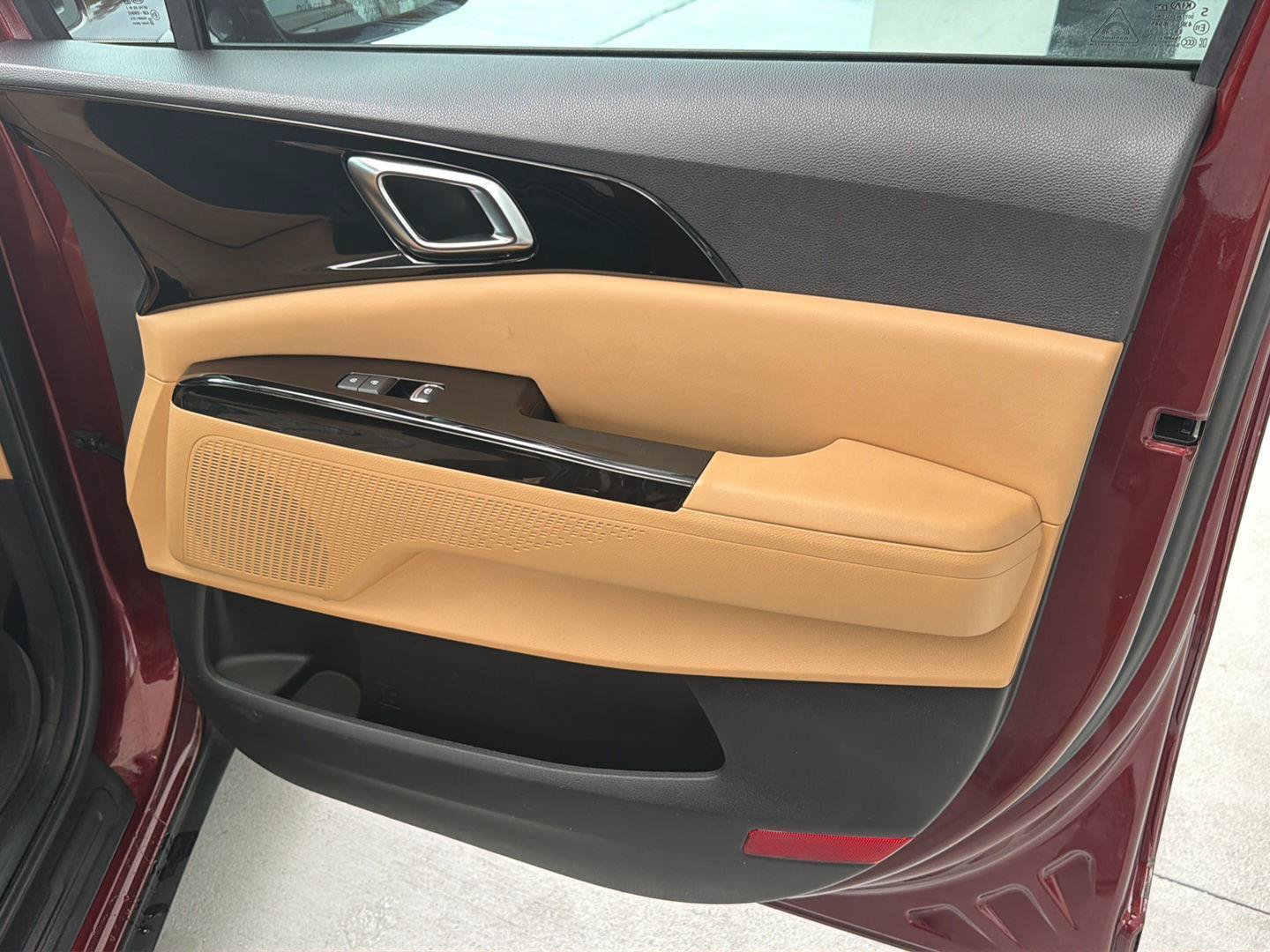 Used 2022 Kia Carnival EX FWD image 15