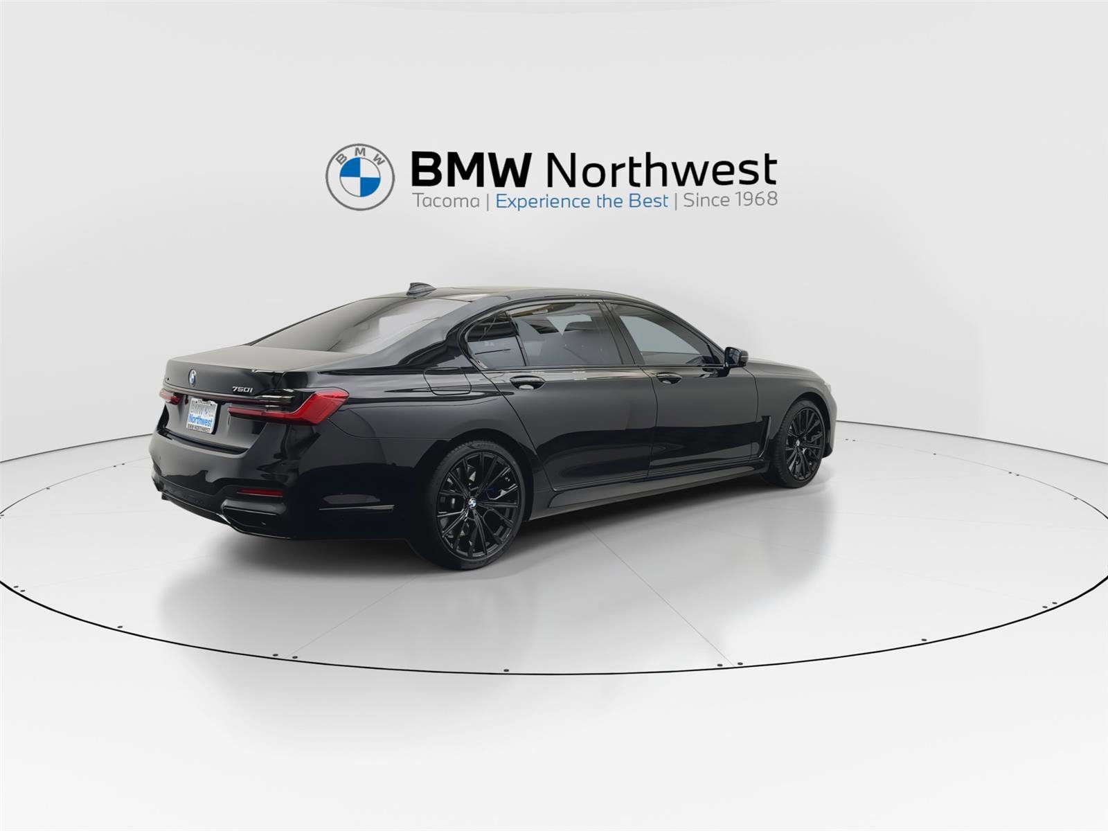 Used 2020 BMW 750i xDrive w/ Executive Package image 3