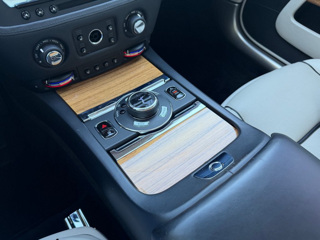 Used 2017 Rolls-Royce Wraith RWD image 24