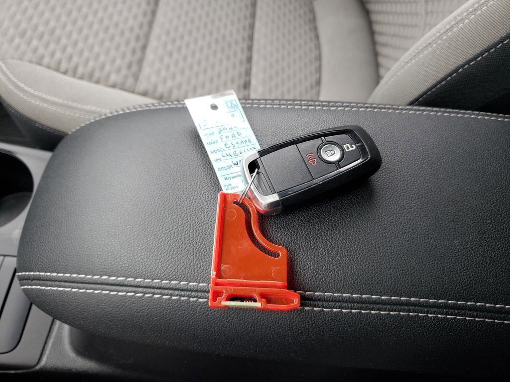 Used 2020 Ford Escape SE image 43