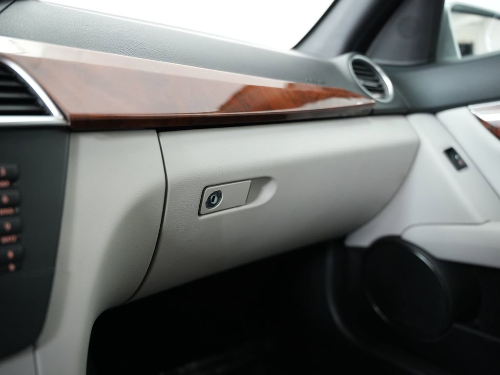 Used 2012 Mercedes-Benz C 300 4MATIC Sedan w/ Premium 1 Pkg image 44