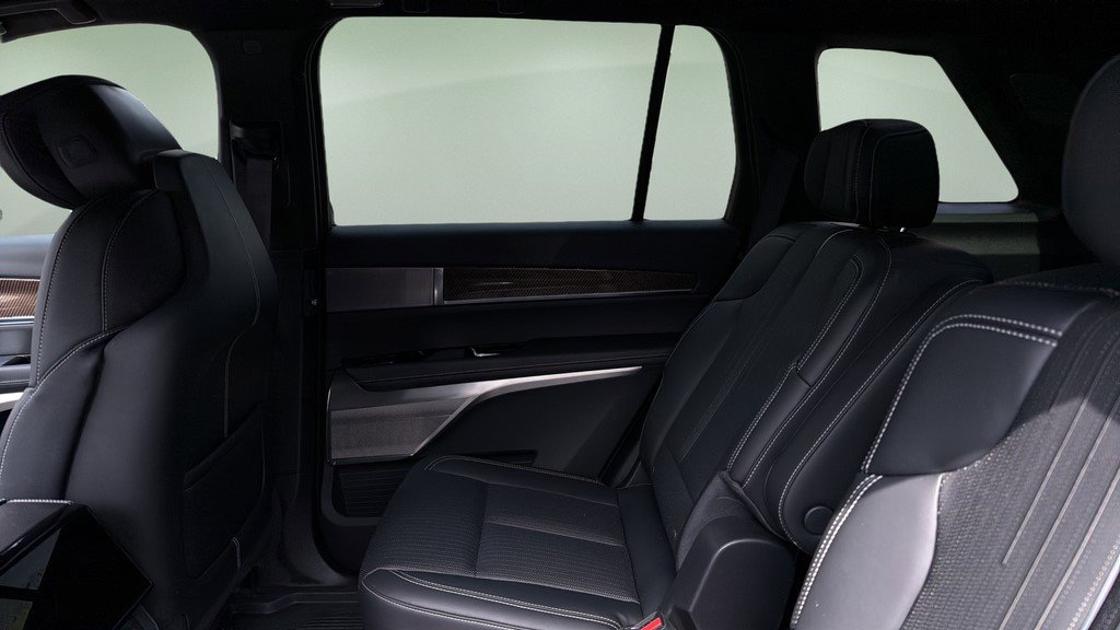 Certified 2026 Cadillac Vistiq Sport w/ LPO, Floor Liner Package image 23