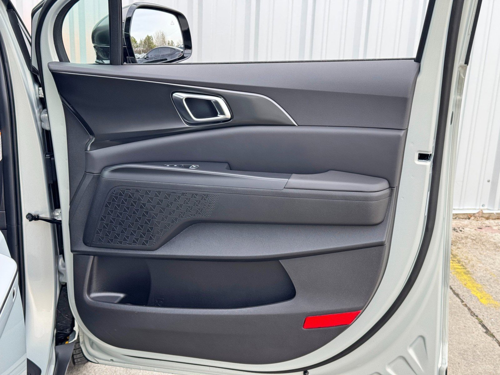 Used 2025 Kia Carnival SX w/ SX Dark Edition Package image 45