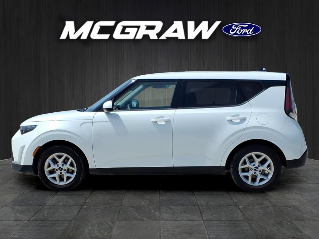 Used 2024 Kia Soul LX w/ Option Group 015 FWD image 7