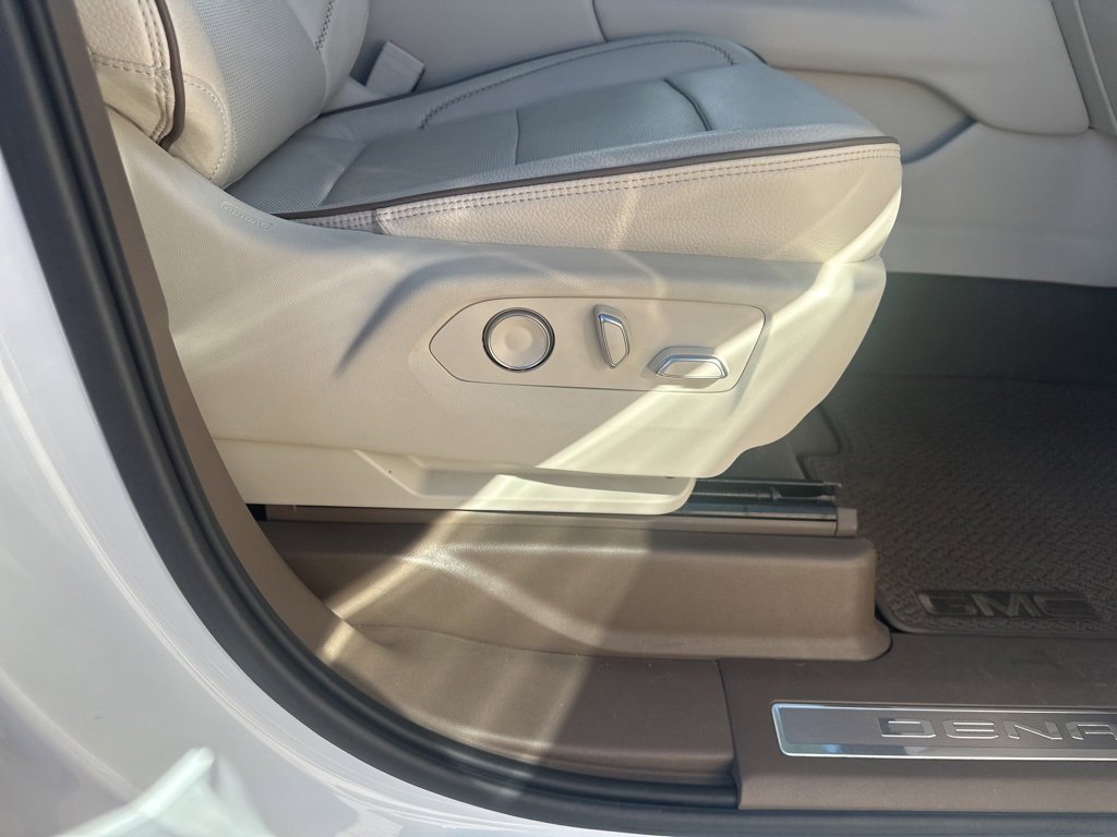 Certified 2021 GMC Yukon Denali w/ Denali Premium Package image 29