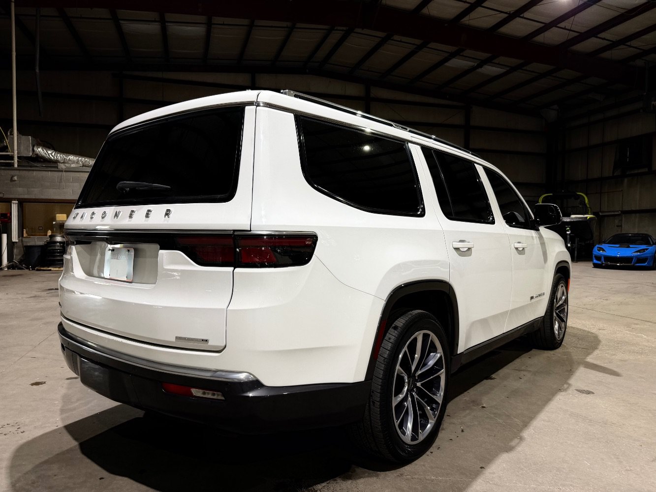 Used 2022 Jeep Wagoneer Series III w/ Premium Group I AWD/4WD image 5