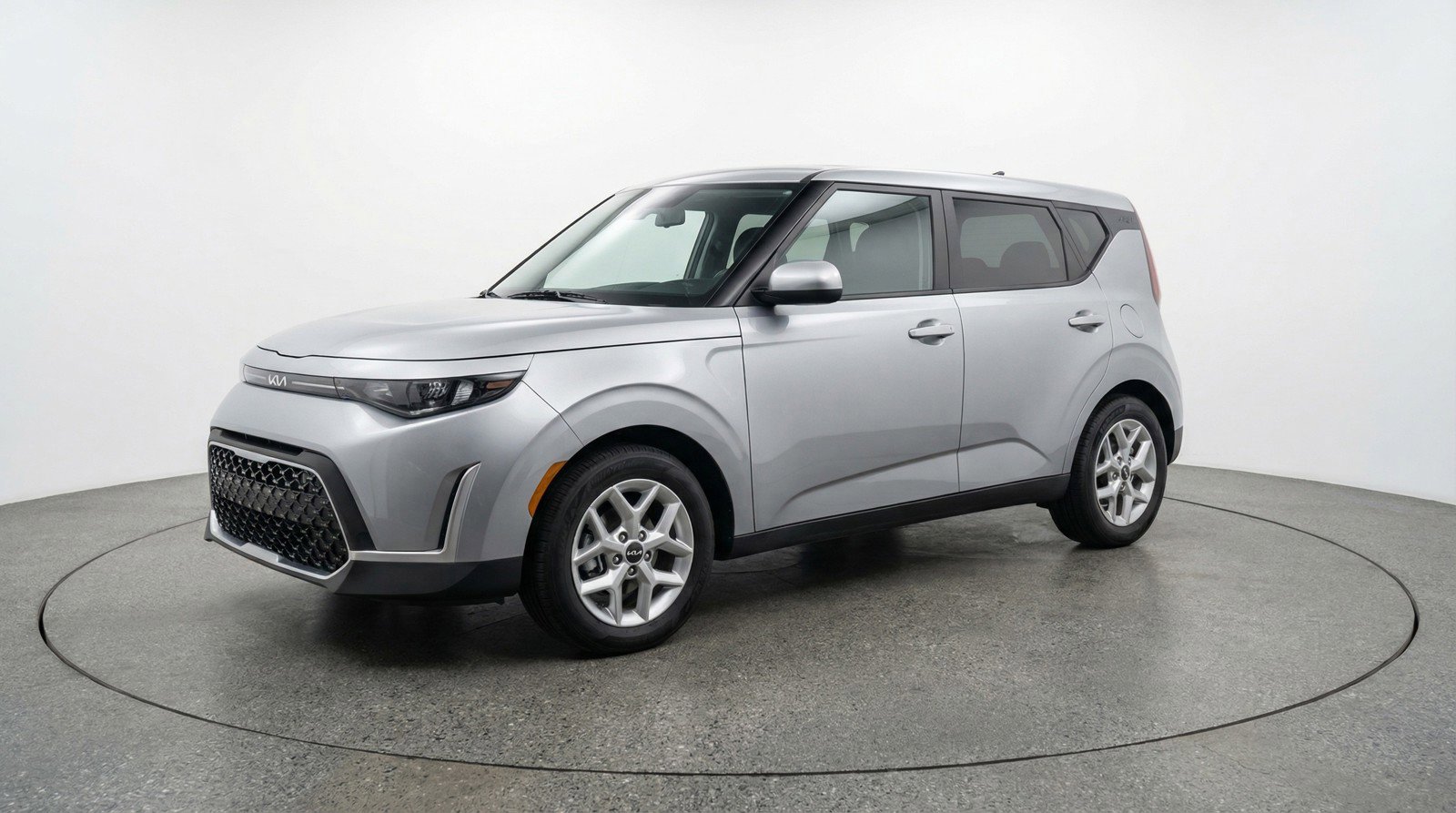 Used 2025 Kia Soul LX w/ LX Technology Package image 3