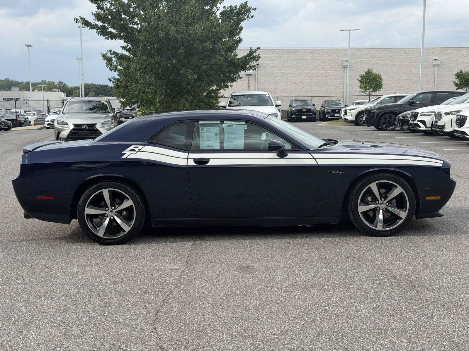 Used 2014 Dodge Challenger R/T RWD image 4