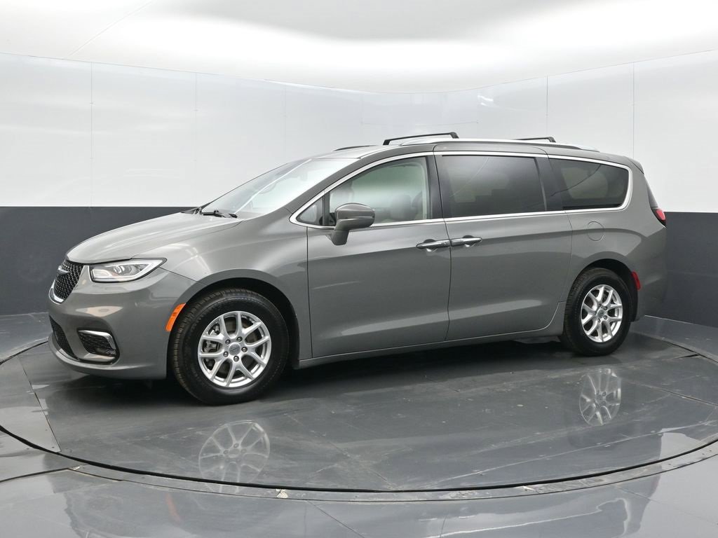 Used 2021 Chrysler Pacifica Touring-L image 10
