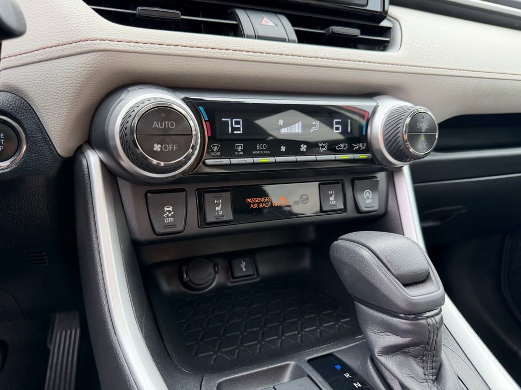 Used 2020 Toyota RAV4 XLE w/ Convenience Package image 25