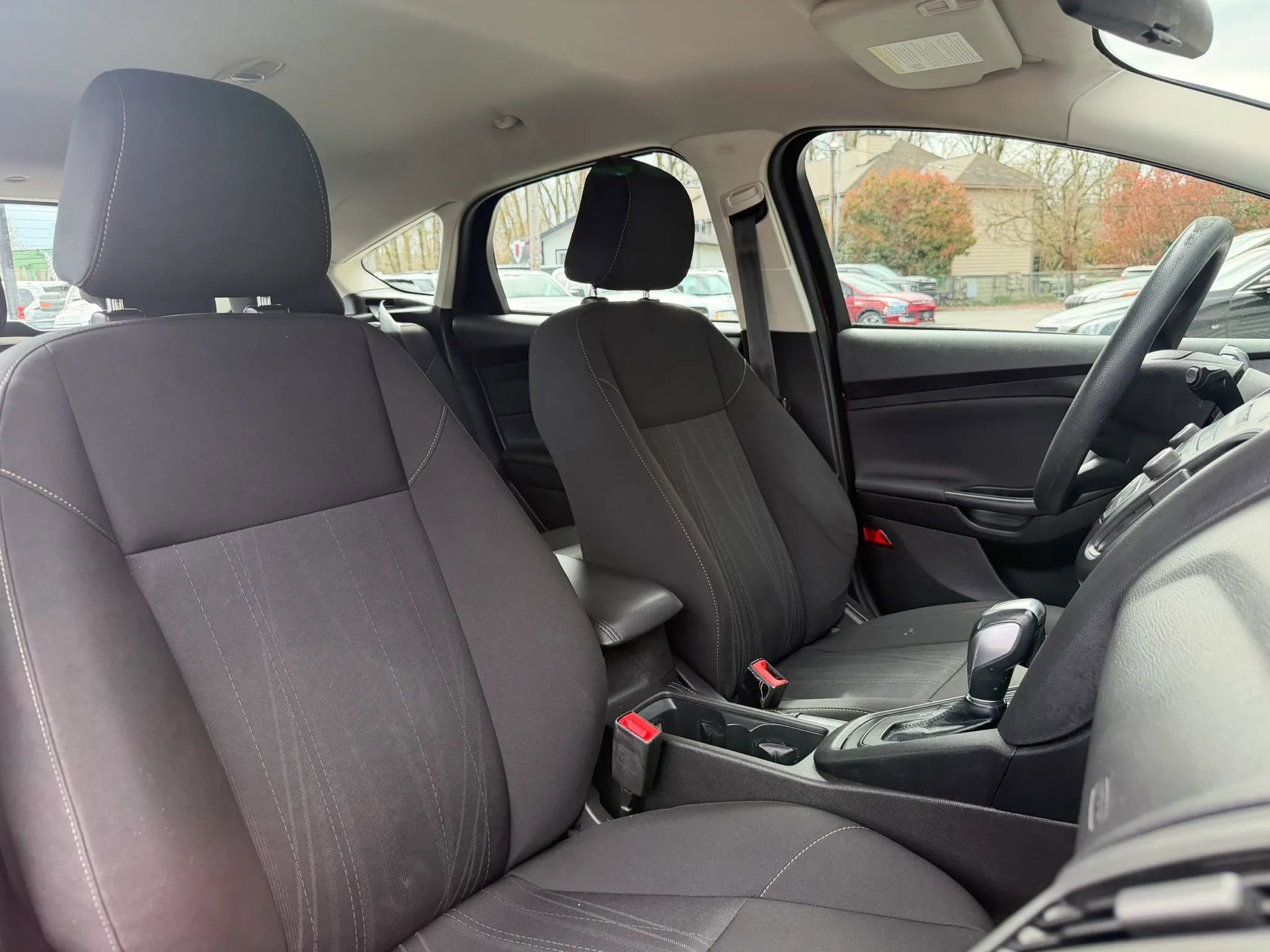 Used 2015 Ford Focus SE image 23