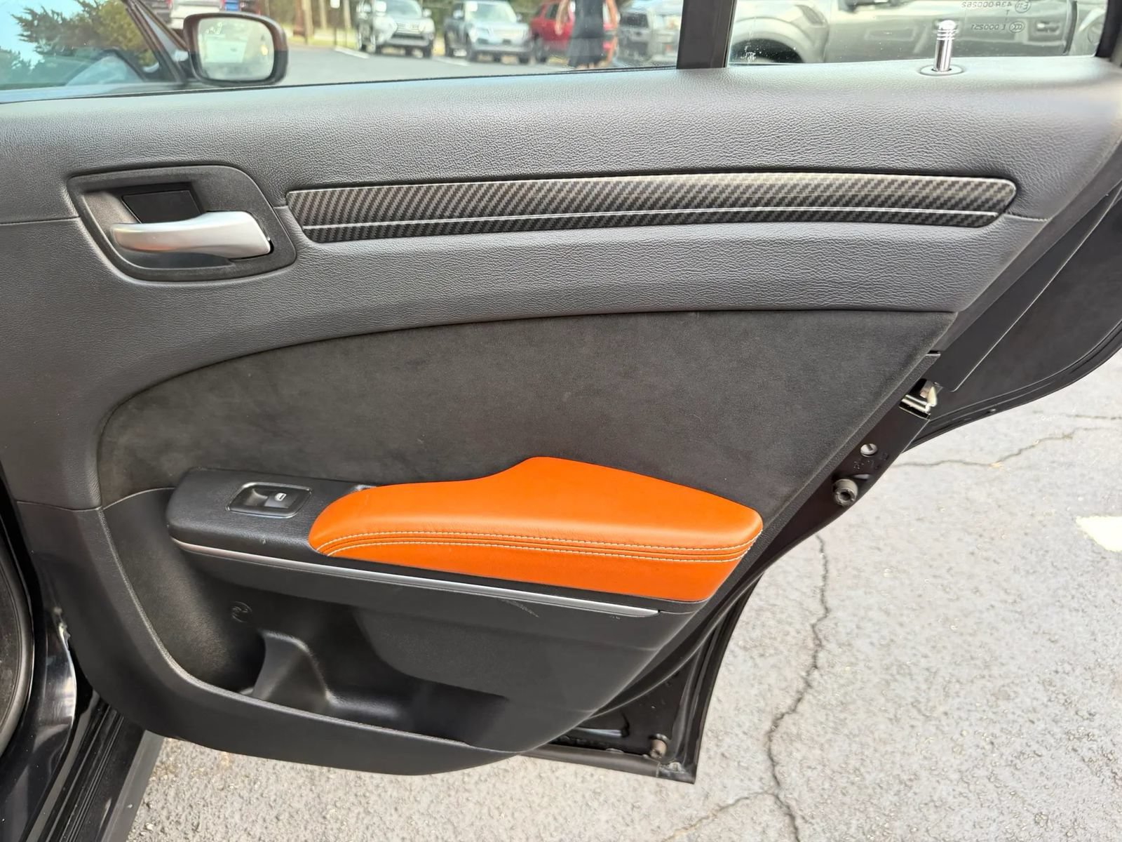 Used 2014 Chrysler 300 SRT8 w/ Leather Interior Group RWD image 28