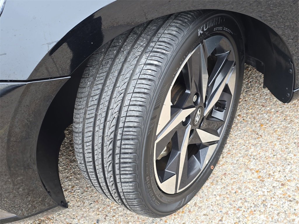 Certified 2022 Hyundai Elantra Limited image 31