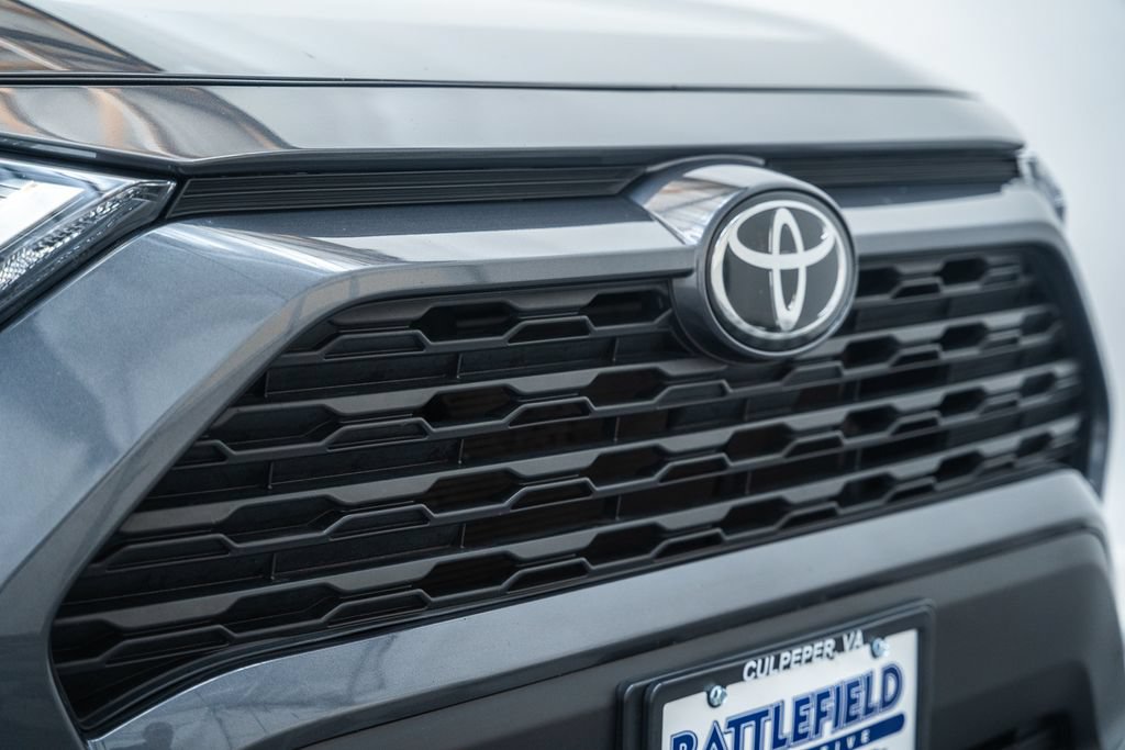 Certified 2025 Toyota RAV4 LE AWD/4WD image 12