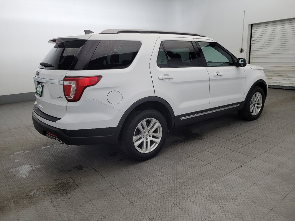 Used 2018 Ford Explorer XLT image 10
